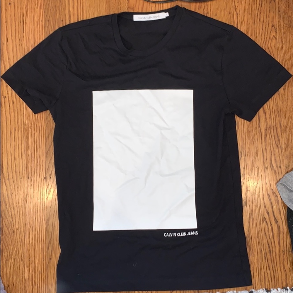 White block T-shirt